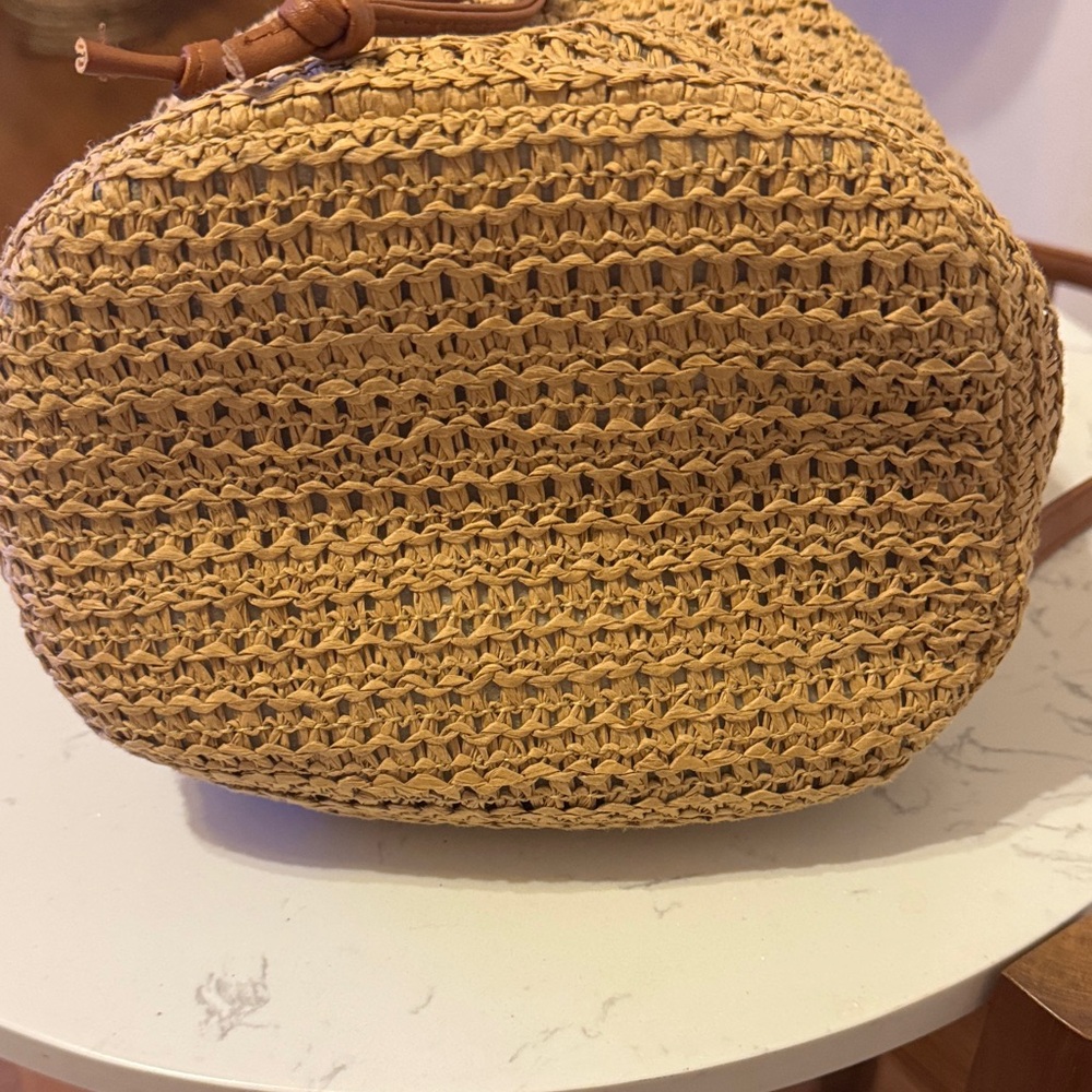 Stylish Tan Woven Bucket Bag - Picture 3 of 4